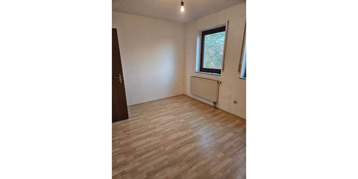 Etagenwohnung Höchberg - 3 Zimmer, 69 m&sup2;, 210.000&euro; | Angebot:24811986