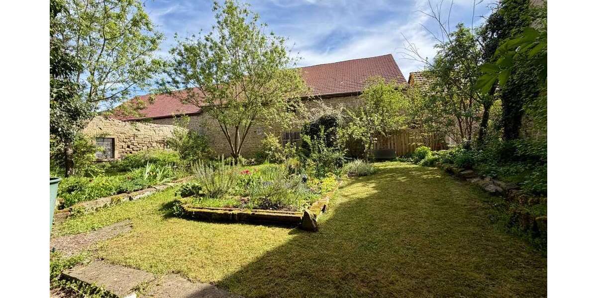 Einfamilienhaus Waigolshausen - 7 Zimmer, 135 m&sup2;, 230.000&euro; | Angebot:26534738