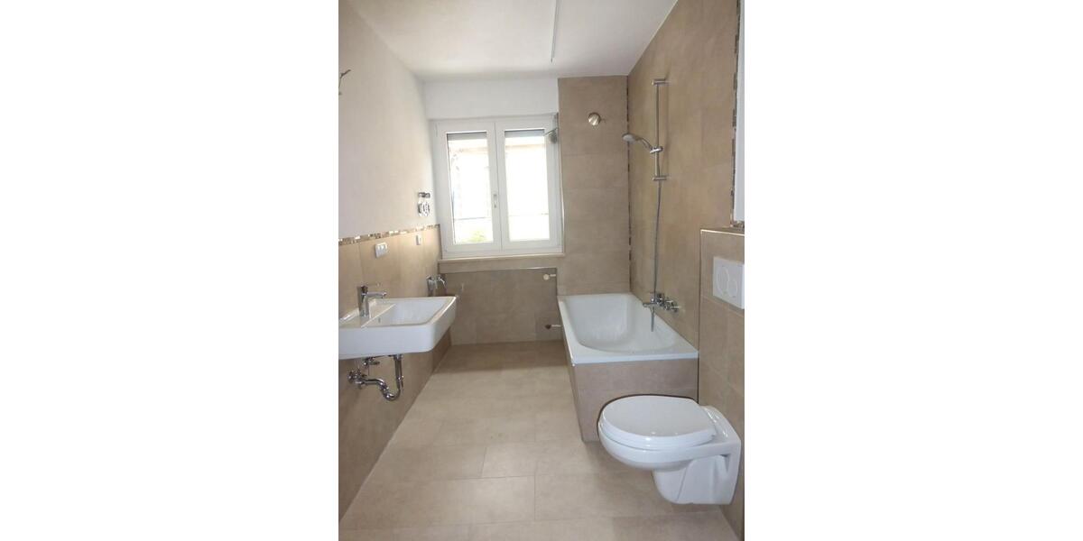 Hochparterre Würzburg Heuchelhof - 2 Zimmer, 64 m&sup2;, 965&euro; | Angebot:26673525