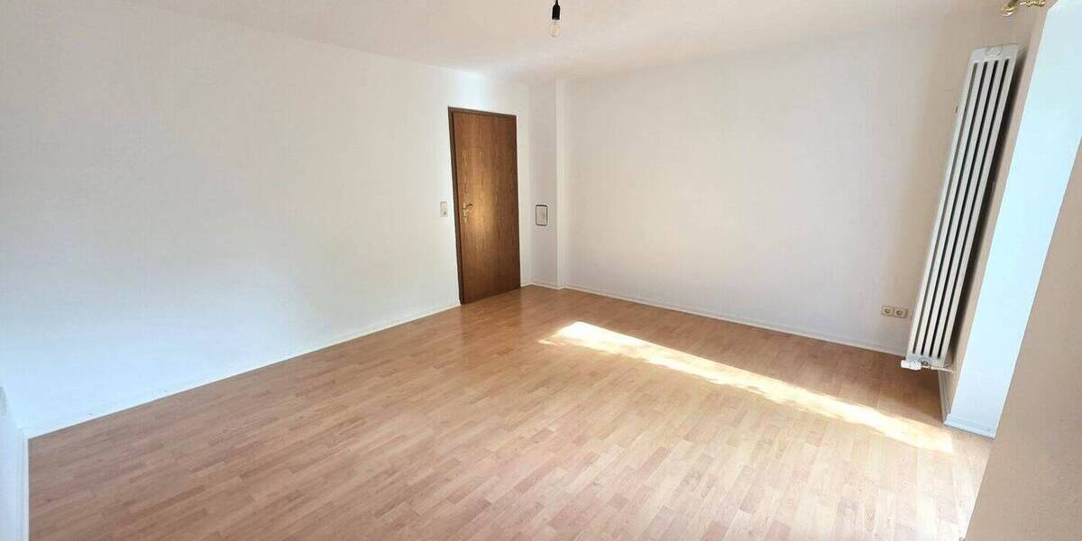 Etagenwohnung Würzburg Zellerau - 3 Zimmer, 100 m&sup2;, 1.300&euro; | Angebot:26515279