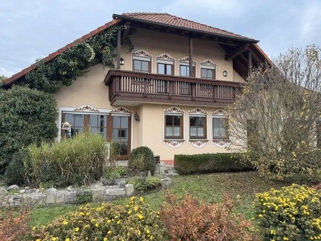 Einfamilienhaus Grünsfeld - 8 Zimmer, 266 m&sup2;, 550.000&euro; | Angebot:26395188