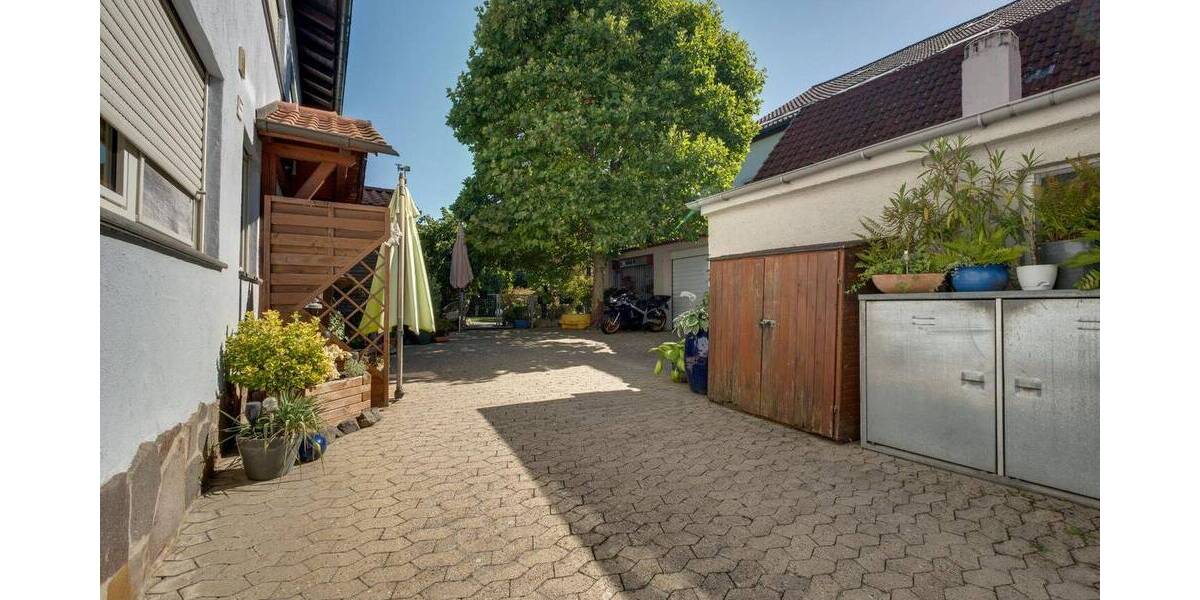 Mehrfamilienhaus, Wohnhaus Kitzingen - 7 Zimmer, 250 m&sup2;, 500.000&euro; | Angebot:25747372
