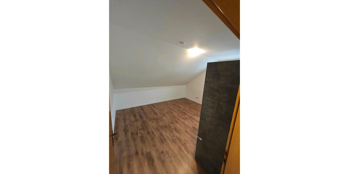 Dachgeschoßwohnung Hafenlohr - 3 Zimmer, 71 m&sup2;, 580&euro; | Angebot:26120691
