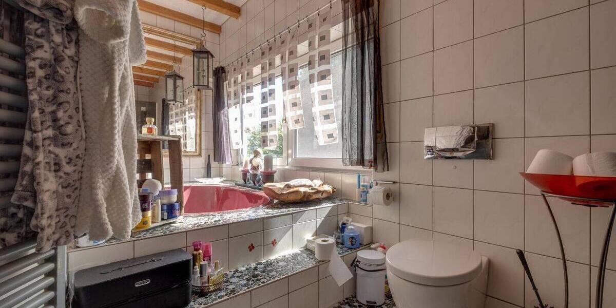 Mehrfamilienhaus, Wohnhaus Kitzingen - 7 Zimmer, 250 m&sup2;, 500.000&euro; | Angebot:25747372