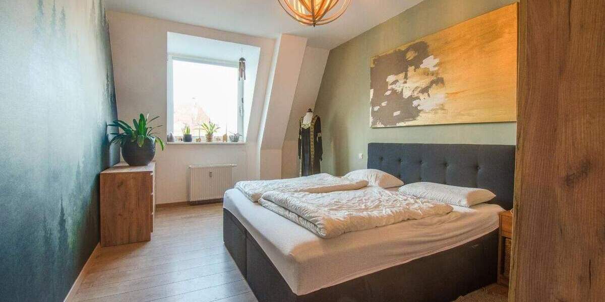 Etagenwohnung Kitzingen - 2 Zimmer, 96 m&sup2;, 920&euro; | Angebot:24801542