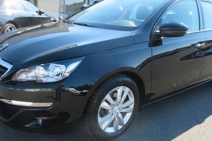 Peugeot 308 136.700 km 6.995 &euro; Tauberbischofsheim 97941
