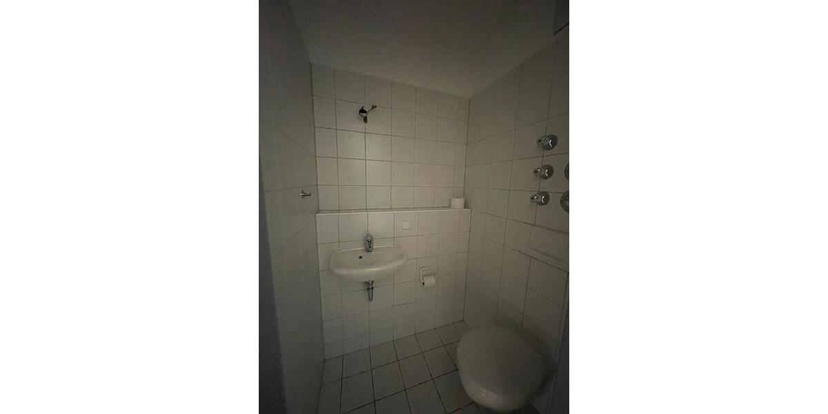 Attraktive 3-Zi.-Whg. mit Balkon in ruhiger Lage von Veitshöchh. 3 zimmer