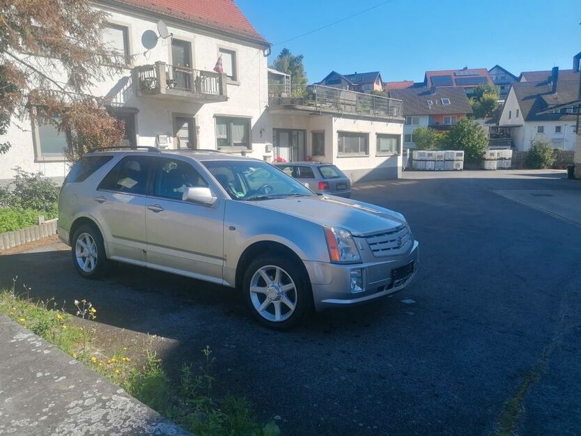 Cadillac SRX 167.500 km 3.200 € Schwanfeld 97523