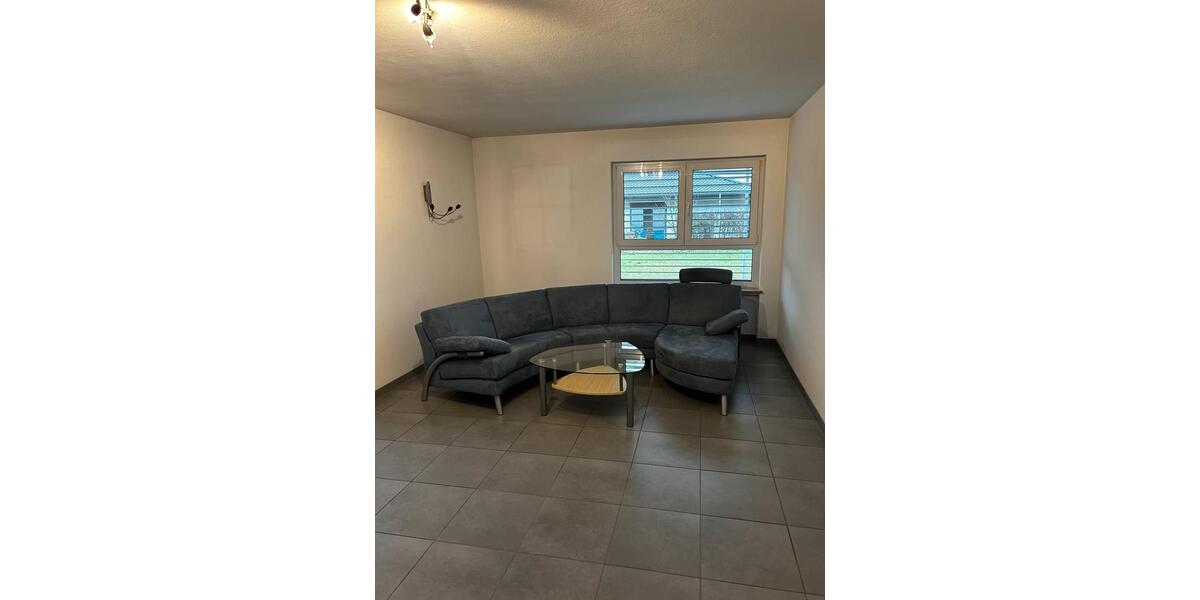 Helle 4 Zimmer Wohnung für zwei Personen oder auch als Praxis 4 zimmer