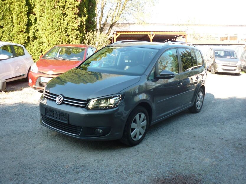VW Touran 82.500 km 14.990 € Estenfeld bei Würzburg 97230