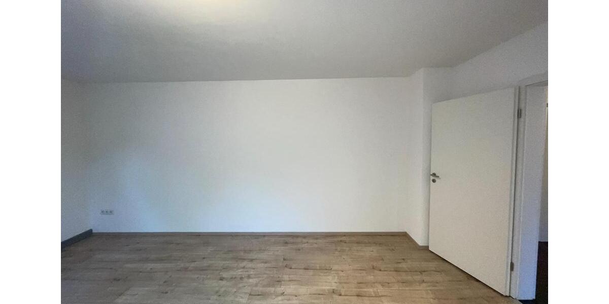 2 Zimmer Wohnung im EG 89qm mit Keller 2 zimmer