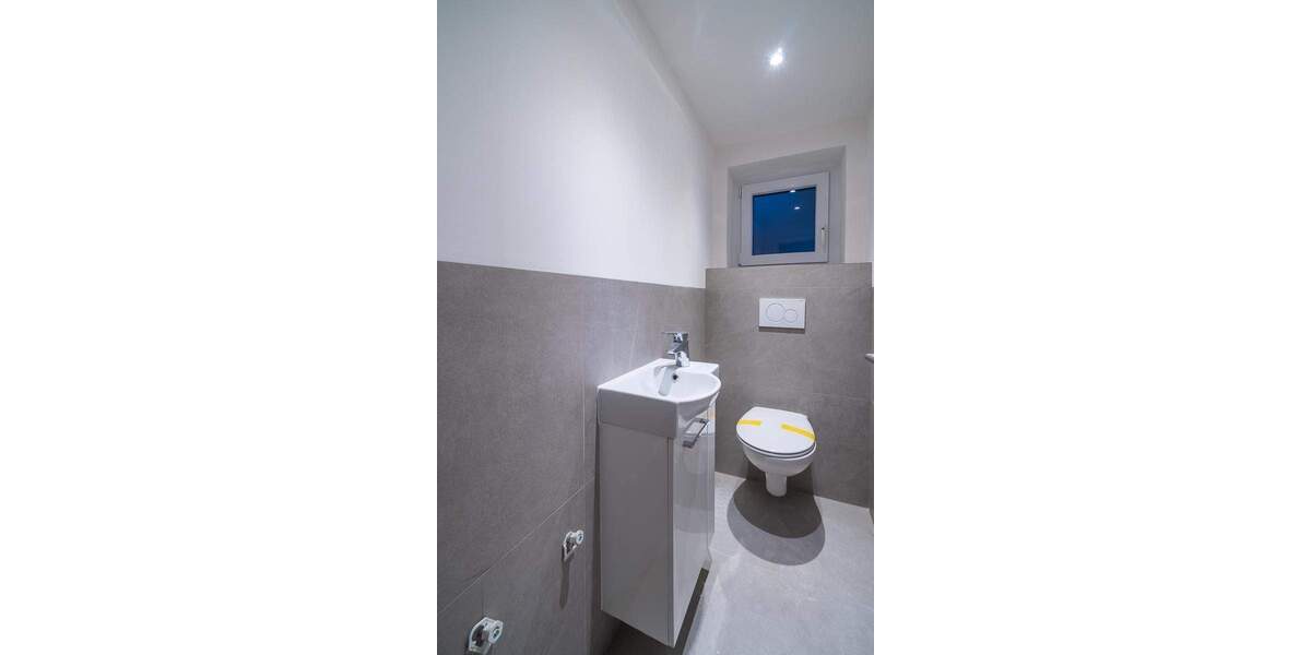 Etagenwohnung Randersacker - 2 Zimmer, 85 m&sup2;, 990&euro; | Angebot:25802489