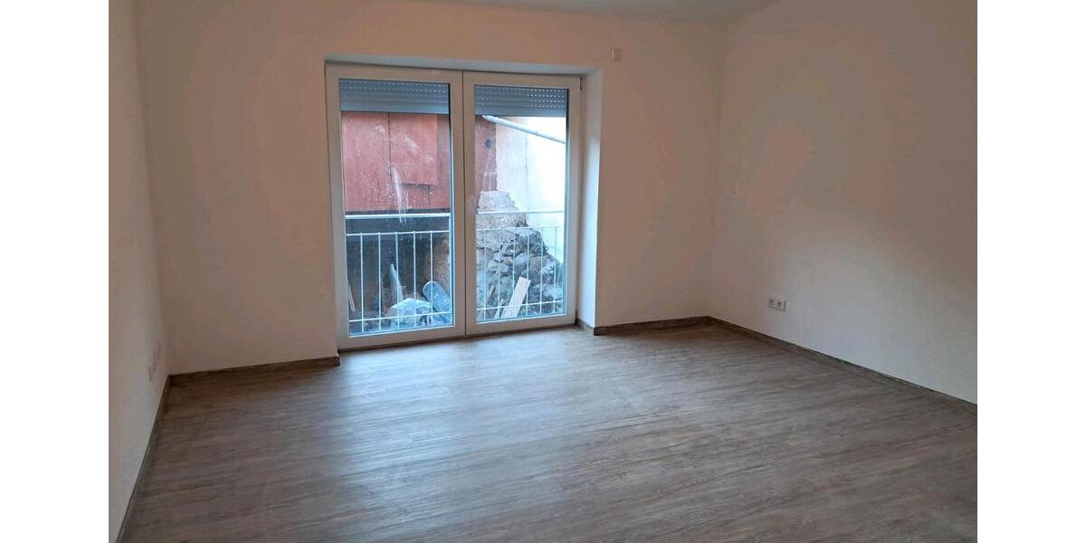 Biete günstige, moderne neue Wohnung in Nähe Bad Mergentheim 4 zimmer