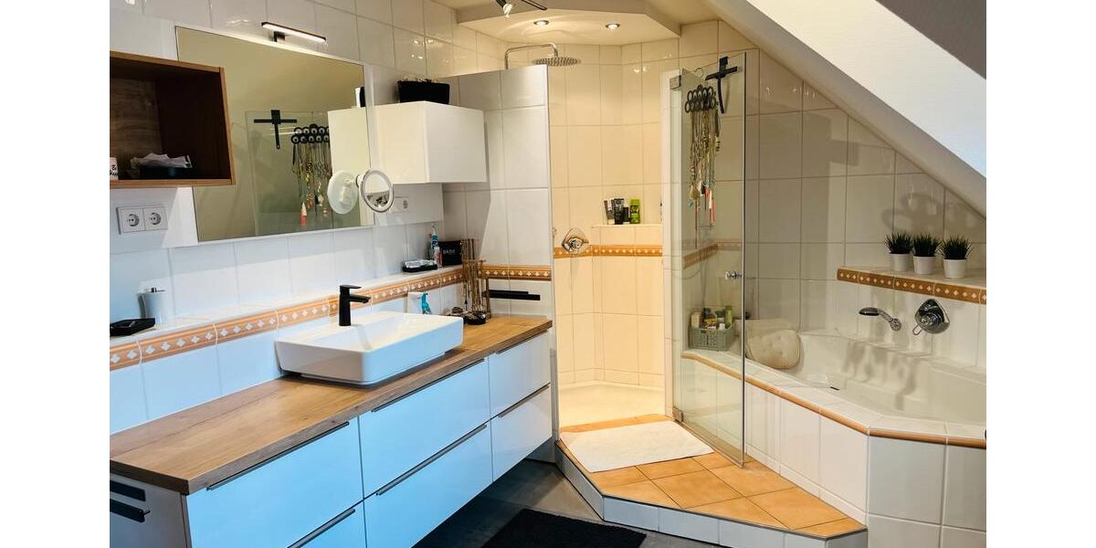 Dachgeschoßwohnung Schwarzach am Main - 4 Zimmer, 124 m&sup2;, 1.150&euro; | Angebot:26492883