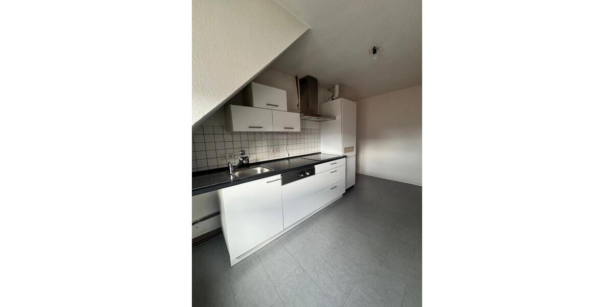 Dachgeschoßwohnung Kitzingen - 2 Zimmer, 63 m&sup2;, 500&euro; | Angebot:25257451