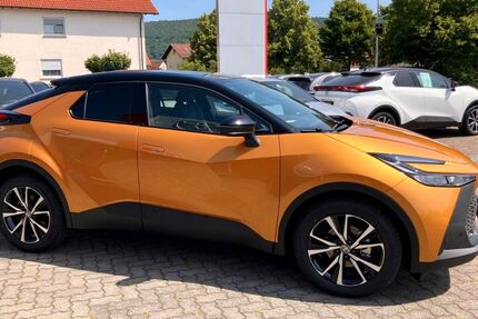 Toyota C-HR 16.000 km 30.490 &euro; Veitshöchheim 97209