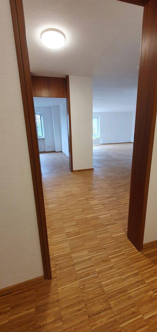 PROVISIONSFREI in WÜGerbrunn: lukrative SteuervorteilekernsaniertTerrasse2xTGim Grünen 3 zimmer