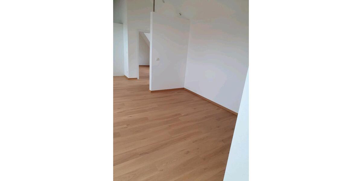 Etagenwohnung Volkach - 4 Zimmer, 94 m&sup2;, 790&euro; | Angebot:26440986