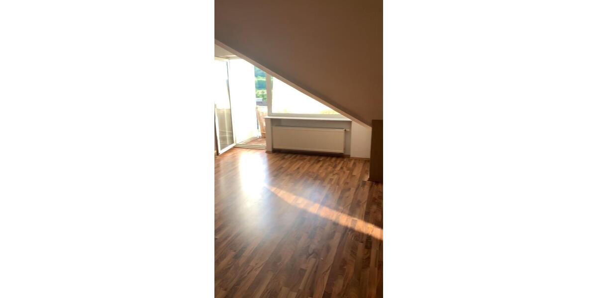 Dachgeschoßwohnung Arnstein - 3 Zimmer, 72 m&sup2;, 550&euro; | Angebot:26063242