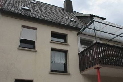 Großes Dreifamilienhaus auf teilbarem Grundstück mit bebaubarer Teilfläche. Mögliche Jahresnettomieteinnahme 16.320 € in Bergrheinfeld zimmer