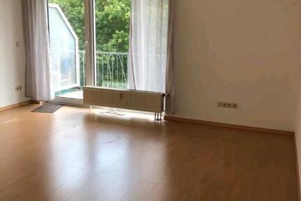 Helle 1-Zimmer-Wohung mit Balkon zimmer