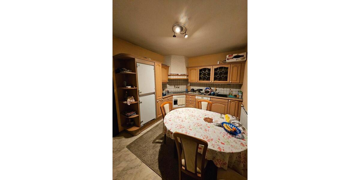 Etagenwohnung Gaukönigshofen - 5 Zimmer, 136 m&sup2;, 400&euro; | Angebot:24559456