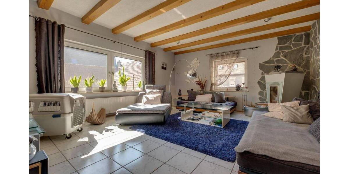 Mehrfamilienhaus, Wohnhaus Kitzingen - 7 Zimmer, 250 m&sup2;, 500.000&euro; | Angebot:25747372