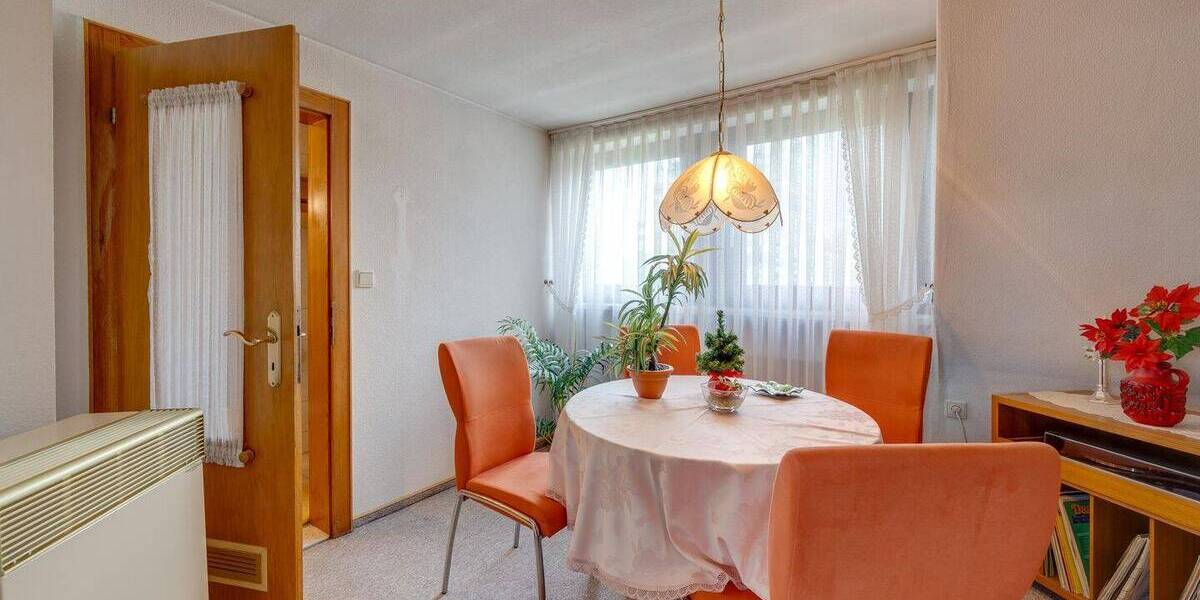 Mehrfamilienhaus, Wohnhaus Kitzingen - 6 Zimmer, 114 m&sup2;, 250.000&euro; | Angebot:26869192