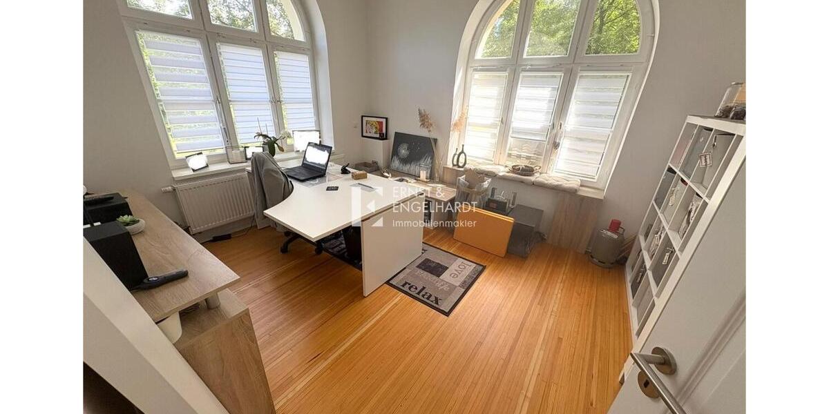 Lichtdurchflutetes, zweistöckiges Atelier mit besonderem Flair – jetzt verfügbar zimmer