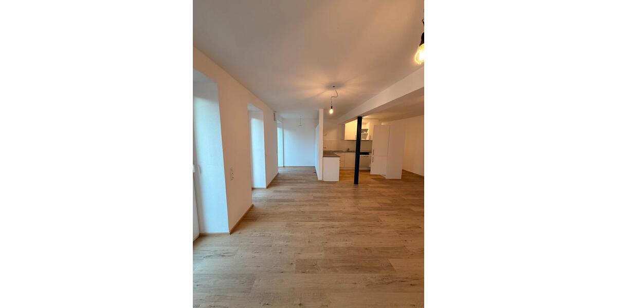 Erdgeschoßwohnung Ochsenfurt - 4 Zimmer, 122 m&sup2;, 1.090&euro; | Angebot:26626309