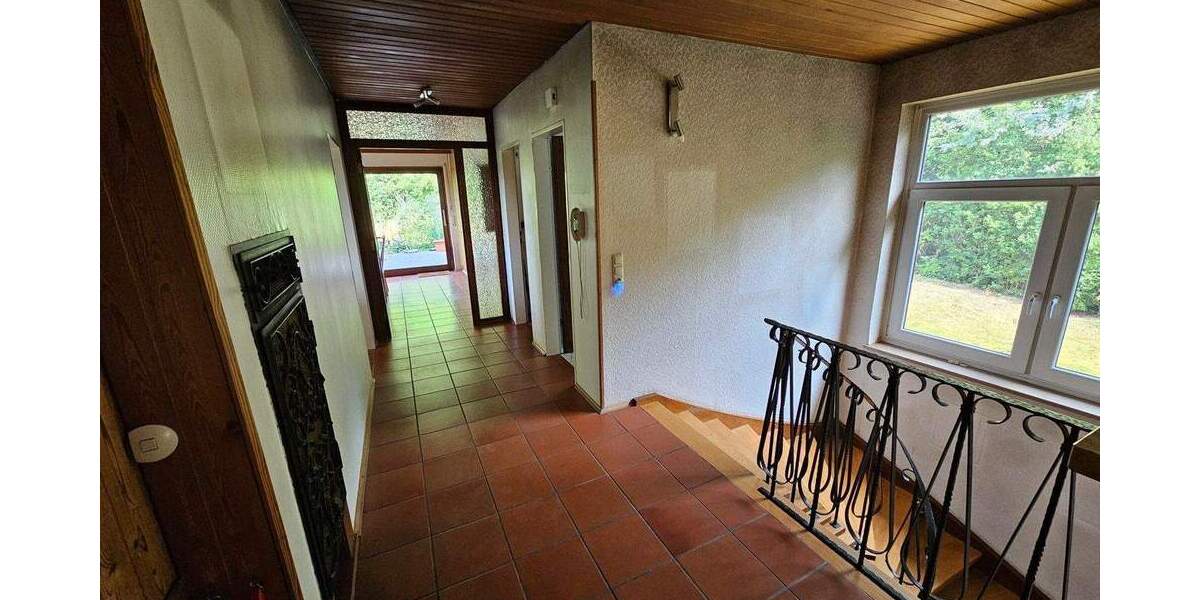 Einfamilienhaus Ochsenfurt - 8 Zimmer, 196 m&sup2;, 698.000&euro; | Angebot:25698650
