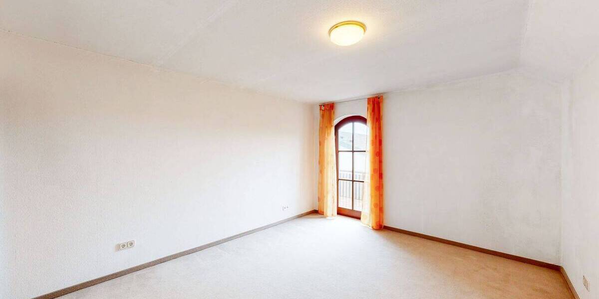 Einfamilienhaus Eibelstadt - 7 Zimmer, 331 m&sup2;, 750.000&euro; | Angebot:25984576