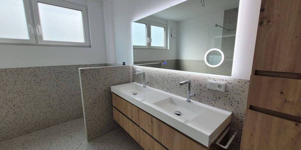 Etagenwohnung Würzburg Lindleinsmühle - 4 Zimmer, 170 m&sup2;, 2.500&euro; | Angebot:26343936