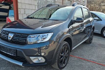 Dacia Sandero 27.500 km 9.490 &euro; Würzburg 97076