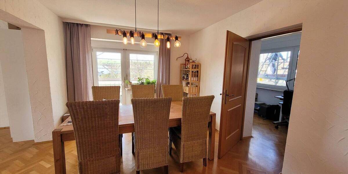 Etagenwohnung Bütthard Gützingen - 3 Zimmer, 100 m&sup2;, 690&euro; | Angebot:26290164