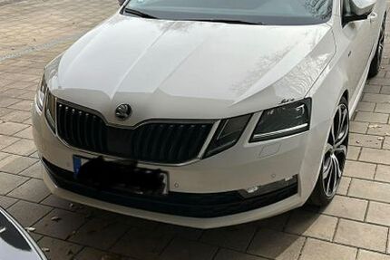 Skoda Octavia 320.000 km 2.750 &euro; Würzburg 97070