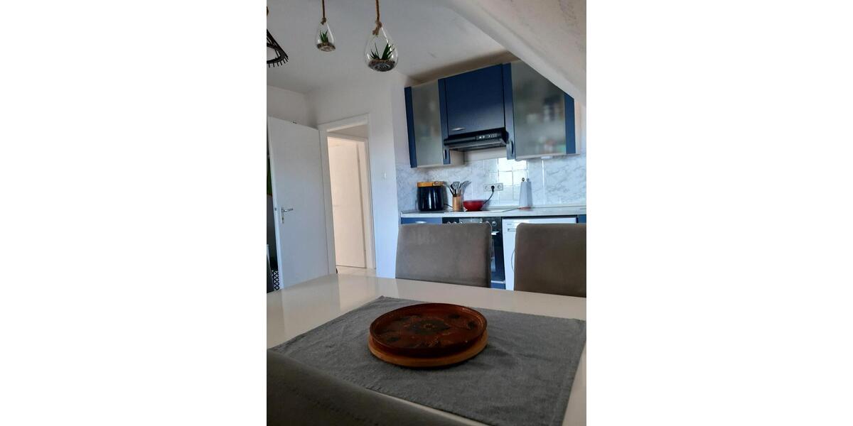 Dachgeschoßwohnung Hettstadt - 4 Zimmer, 102 m&sup2;, 850&euro; | Angebot:27600817