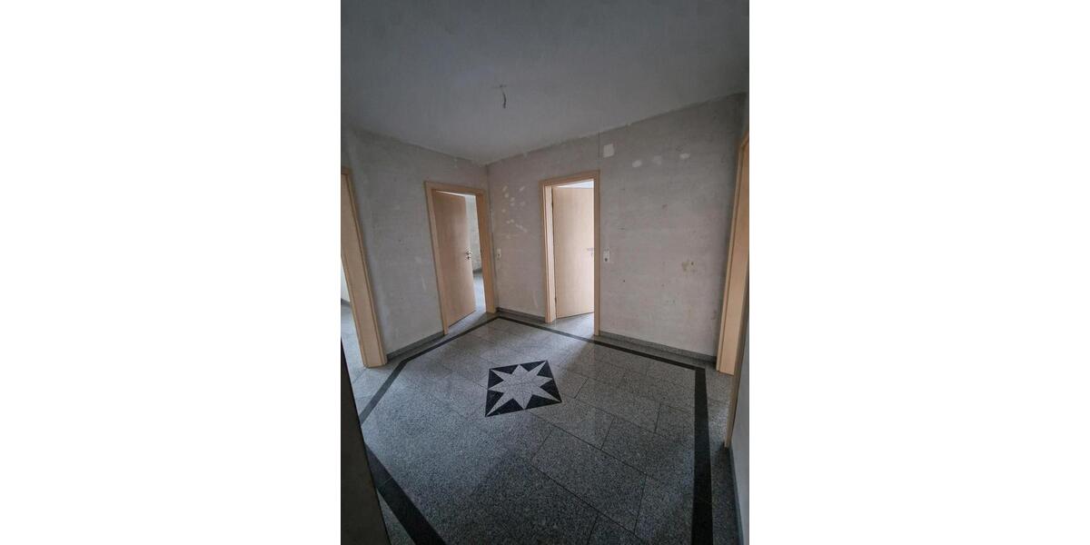 Etagenwohnung Waldbüttelbrunn - 4 Zimmer, 110 m&sup2;, 1.150&euro; | Angebot:25281053