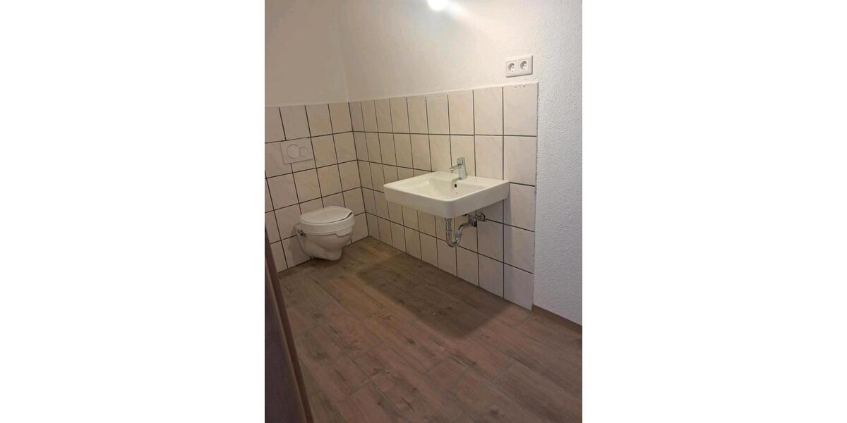 Biete günstige, moderne neue Wohnung in Nähe Bad Mergentheim 4 zimmer
