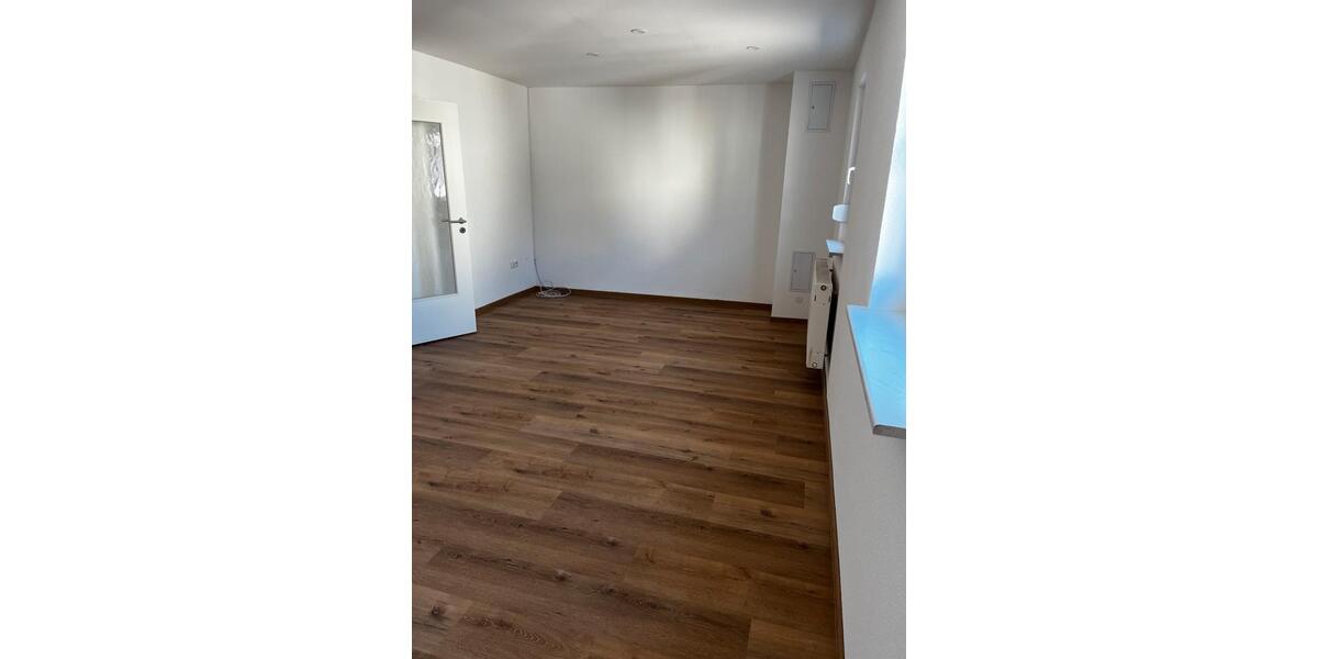 Etagenwohnung Grafenrheinfeld - 5 Zimmer, 135 m&sup2;, 1.200&euro; | Angebot:26329453