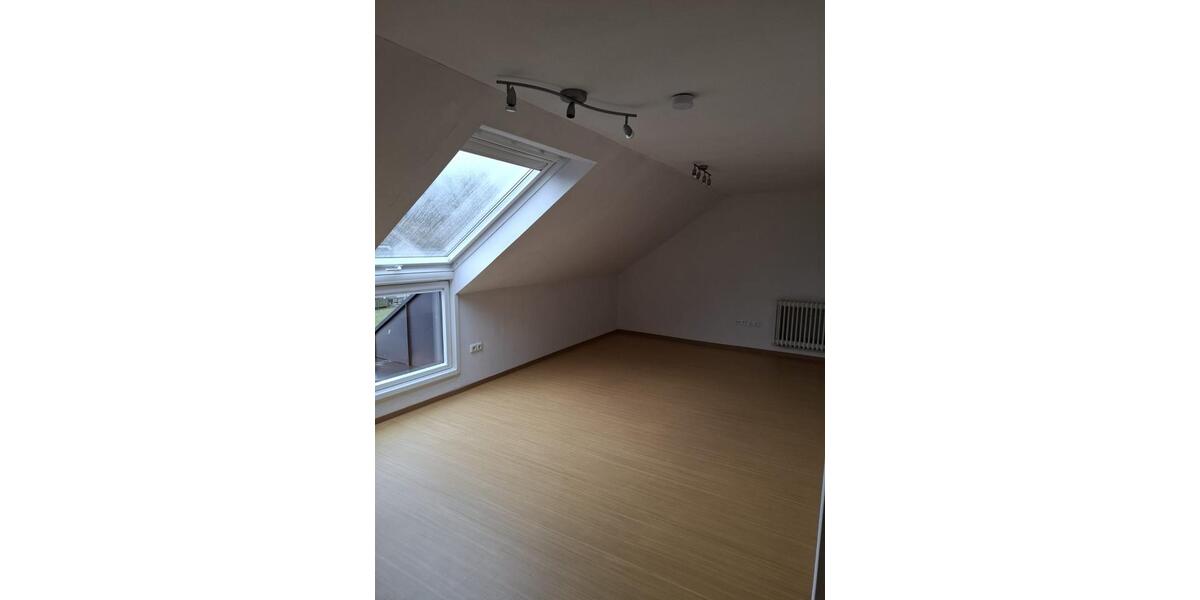 Dachgeschoßwohnung Würzburg Dürrbachau - 3 Zimmer, 80 m&sup2;, 930&euro; | Angebot:25305076