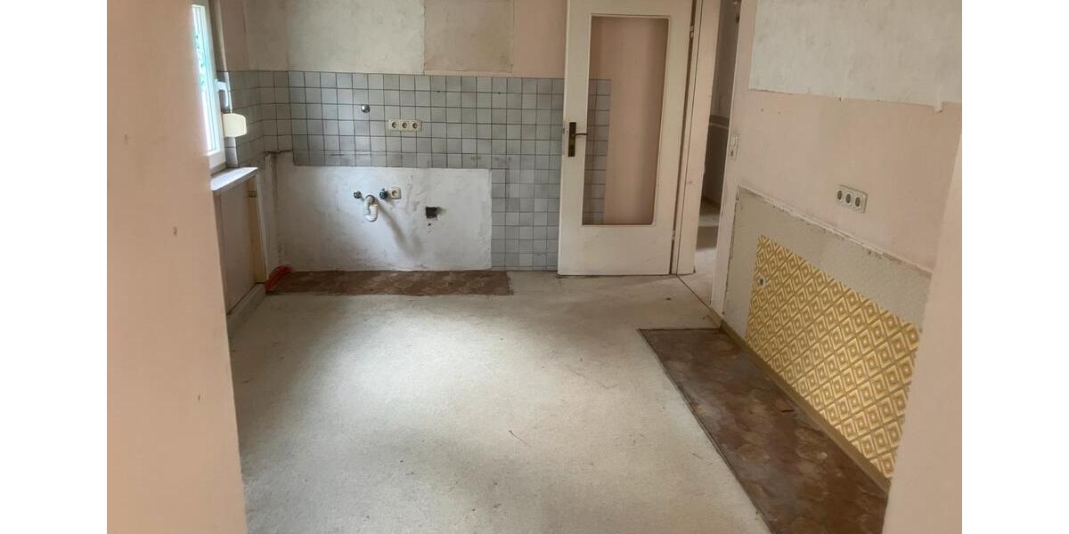 Mehrfamilienhaus, Wohnhaus Giebelstadt - 8 Zimmer, 210 m&sup2;, 199.000&euro; | Angebot:26465328