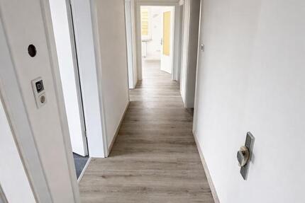 Wohnung Ochsenfurt - 4 Zimmer, 75 m&sup2;, 950&euro; | Angebot:25948041