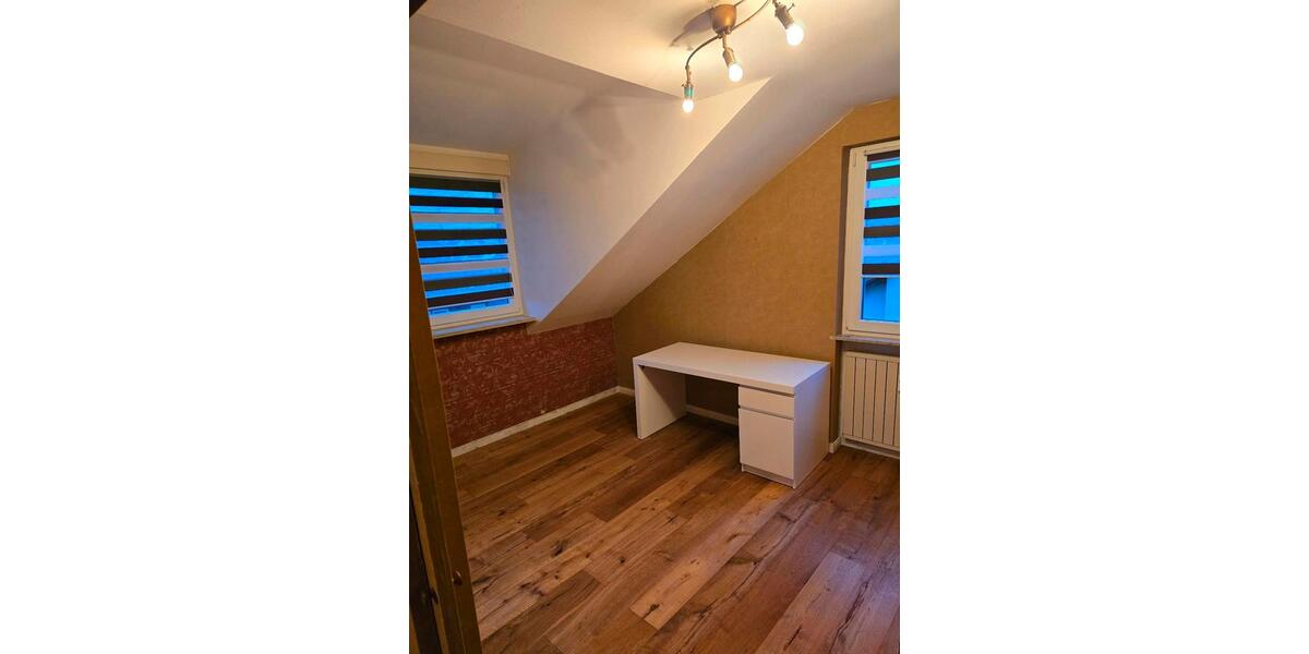 Dachgeschoßwohnung Würzburg Lindleinsmühle - 3 Zimmer, 67 m&sup2;, 1.160&euro; | Angebot:25148472