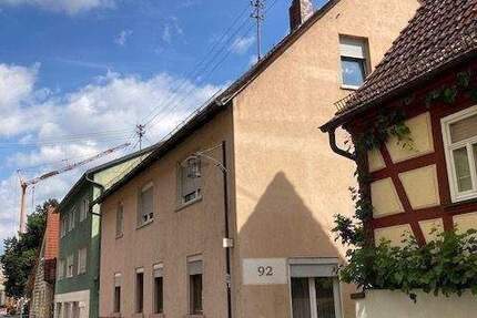 Haus Zell a. Main - 9 Zimmer, 229 m&sup2;, 385.000&euro; | Angebot:25909242