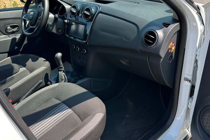 Dacia Sandero 64.000 km 13.000 &euro; Würzburg 97078