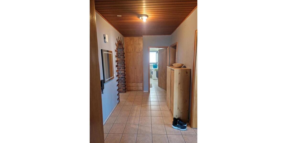 Etagenwohnung Kitzingen - 3 Zimmer, 104 m&sup2;, 980&euro; | Angebot:26689380