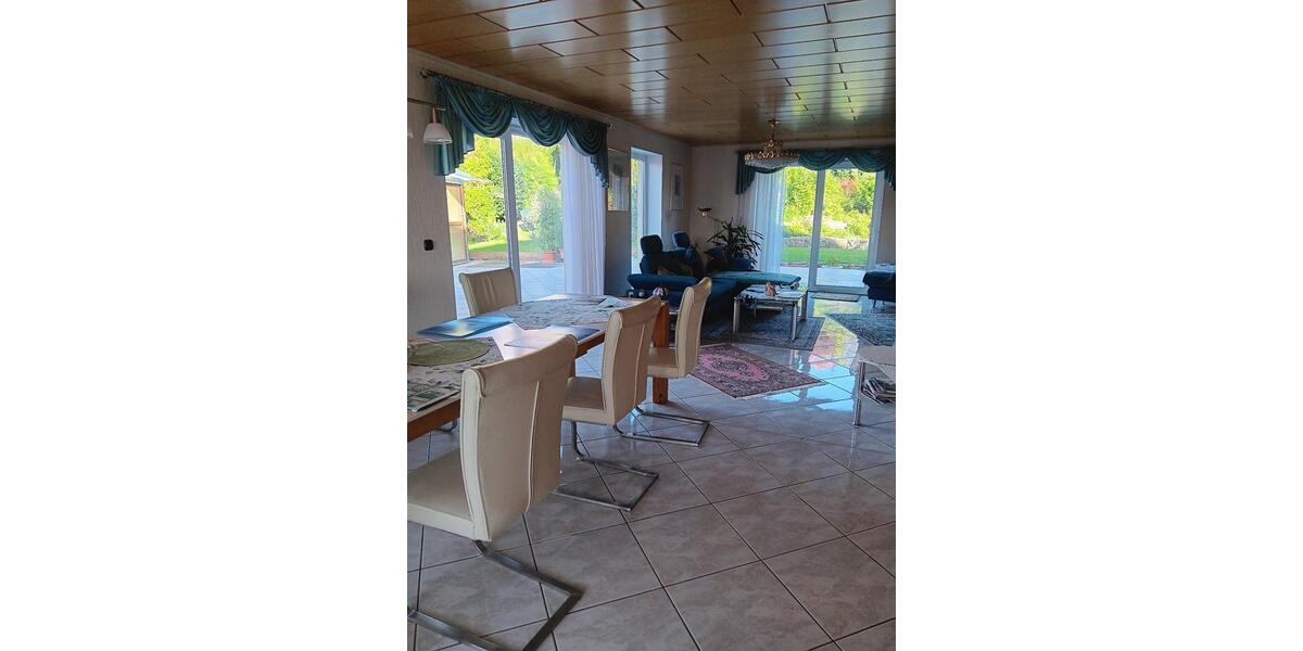 Einfamilienhaus Waigolshausen - 10 Zimmer, 258 m&sup2;, 790.000&euro; | Angebot:26549697