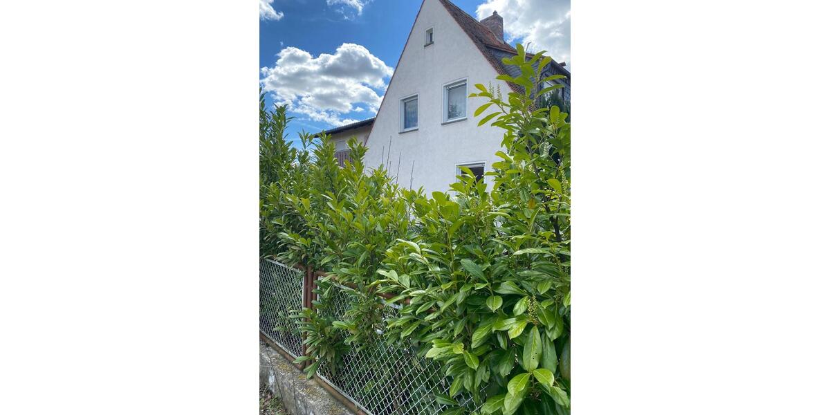 Mehrfamilienhaus, Wohnhaus Geroldshausen - 7 Zimmer, 170 m&sup2;, 499.000&euro; | Angebot:25404529