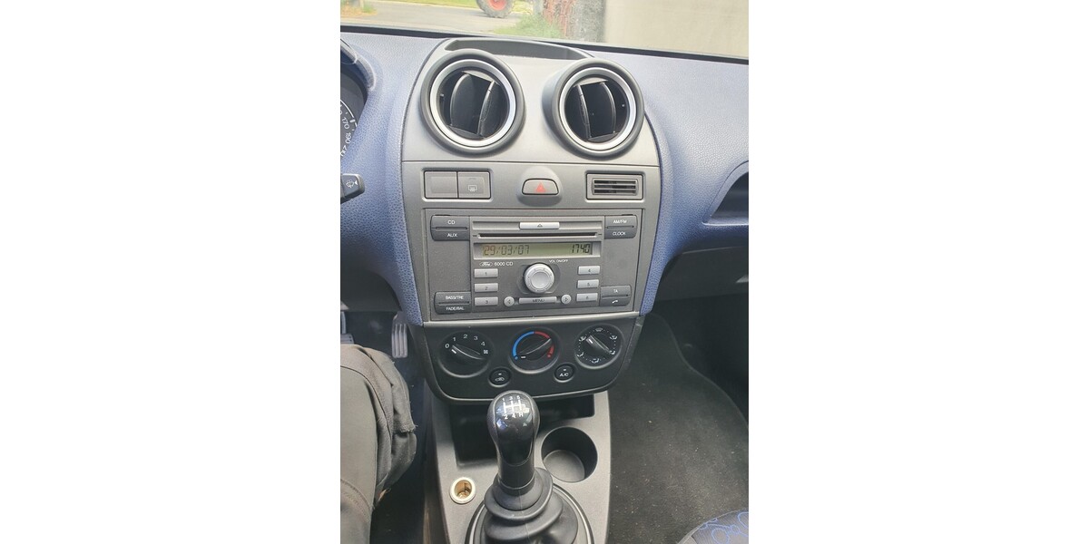 Ford Fiesta 77.500 km 3.800 € Theilheim 97288